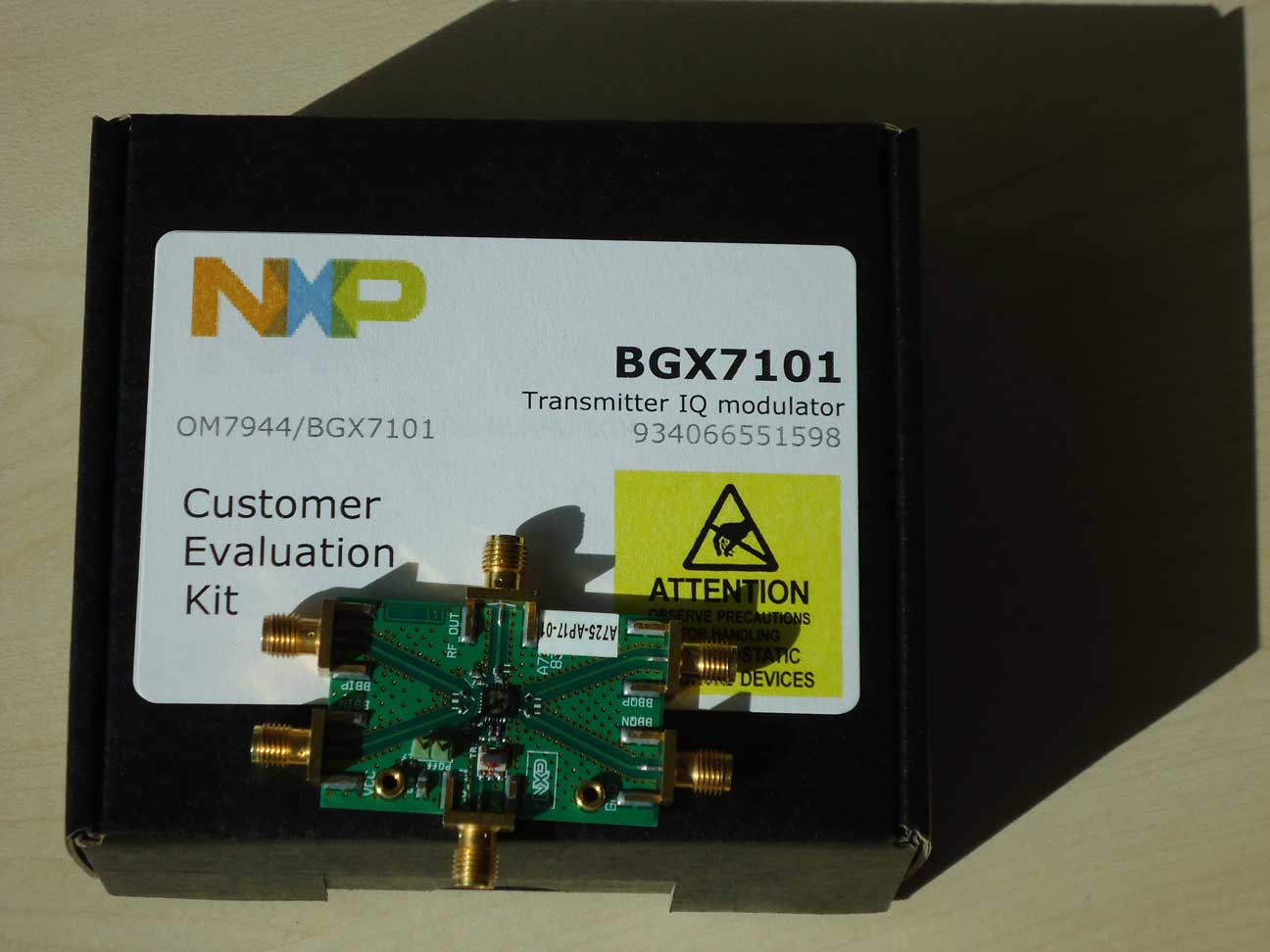 Transmitter IQ modulator BGX7100 customer evaluation kit NXP